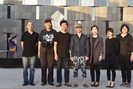 中央美术学院设计学院王敏院长一行莅临参观鼎立艺术馆
